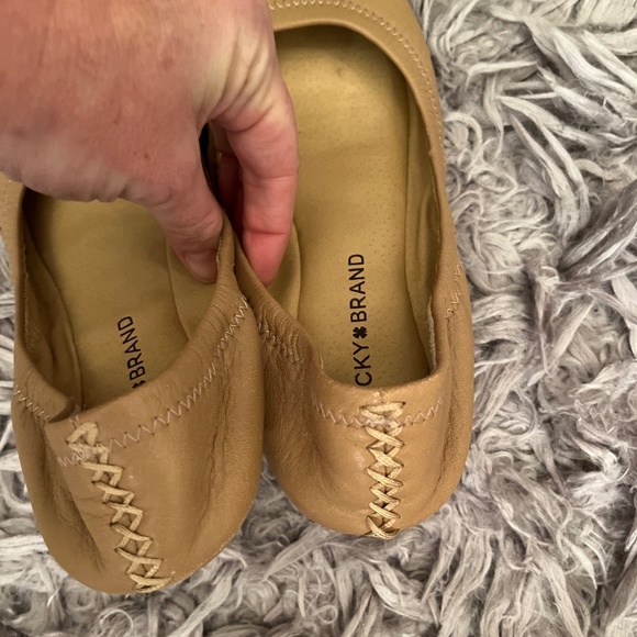 Lucky Brand tan flats 8 comfortable shoes - Picture 5 of 6